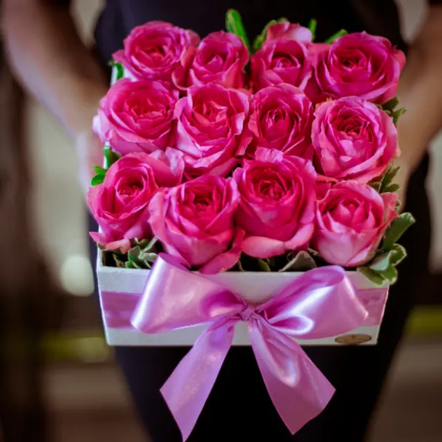 Hot pink rose box with bow
