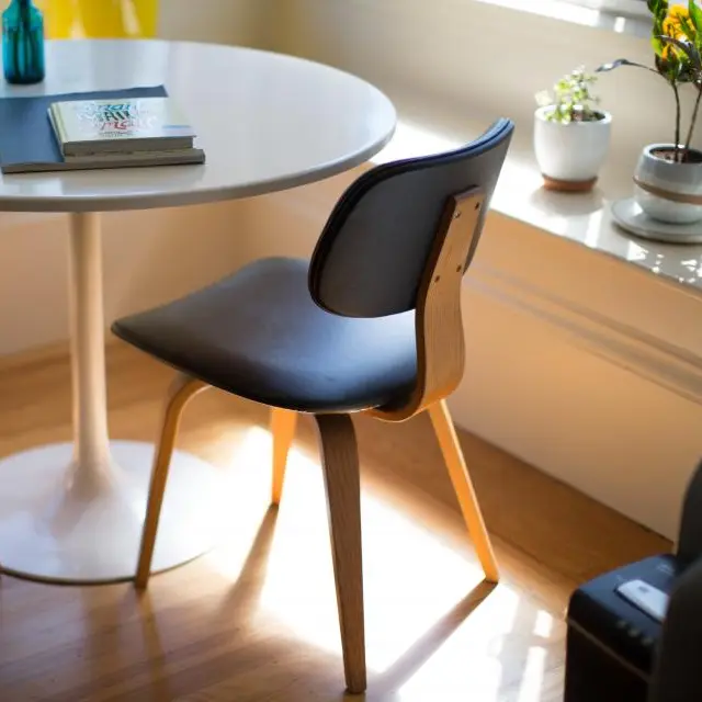 Black dining chair
