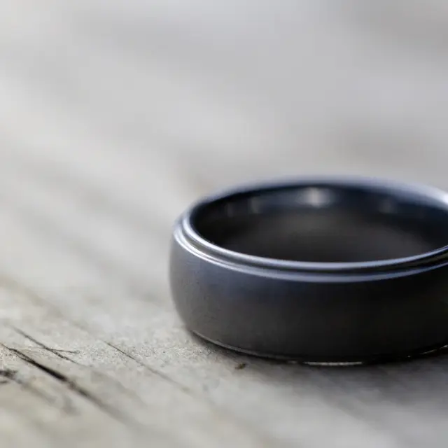Matte black band