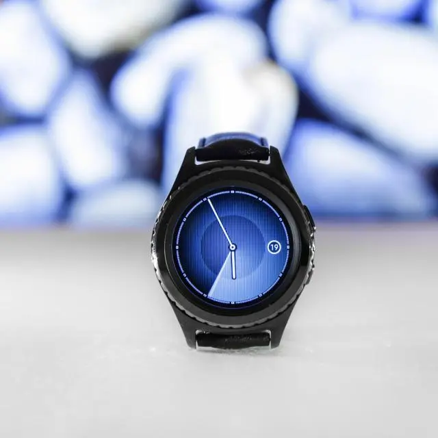 Round smartwatch