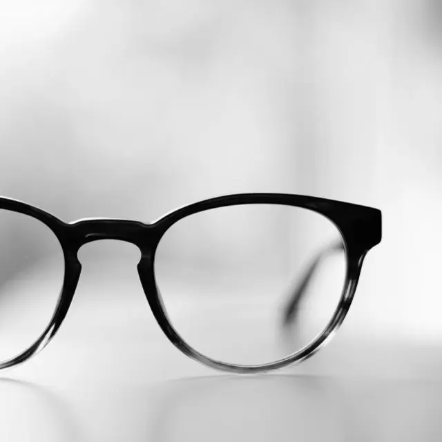 Round black two-tone frames