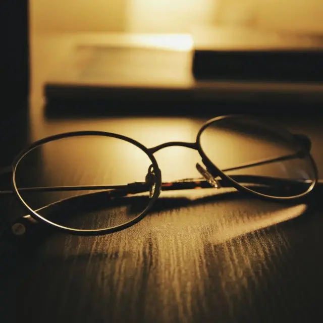 Round wire frames