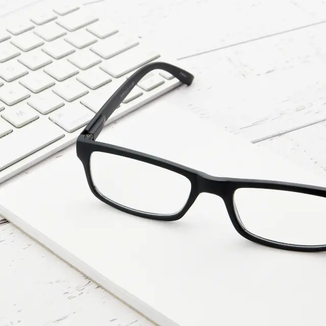 Black rectangular reading glasses