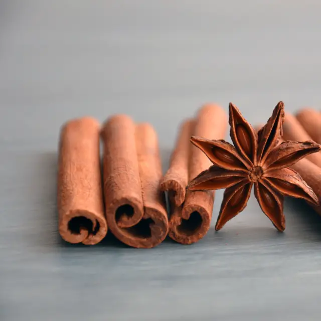 Cinnamon sticks